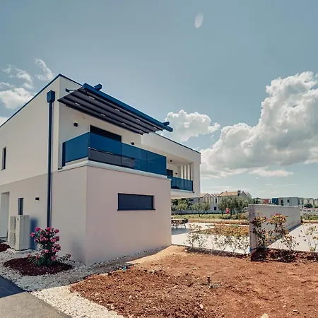 Villa An Der 1 Reihe Vom
