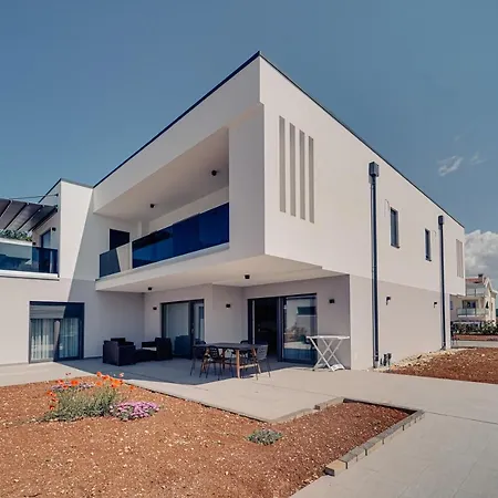 Villa An Der 1 Reihe Vom *