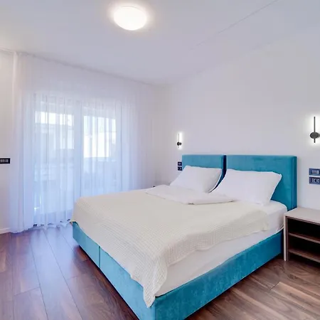 Villa An Der 1 Reihe Vom Funtana