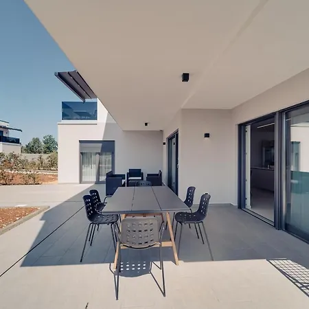 An Der 1 Reihe Vom Villa *